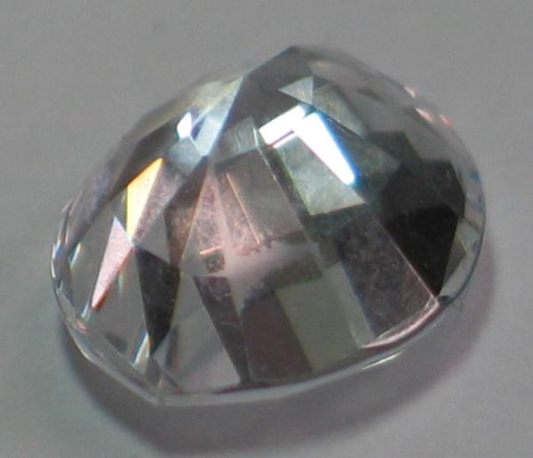 Zirkonia, weiss, Phantasieschliff, Maße: 11,98 x 9,99 x 5,98mm, Gewicht: 8.0 ct.