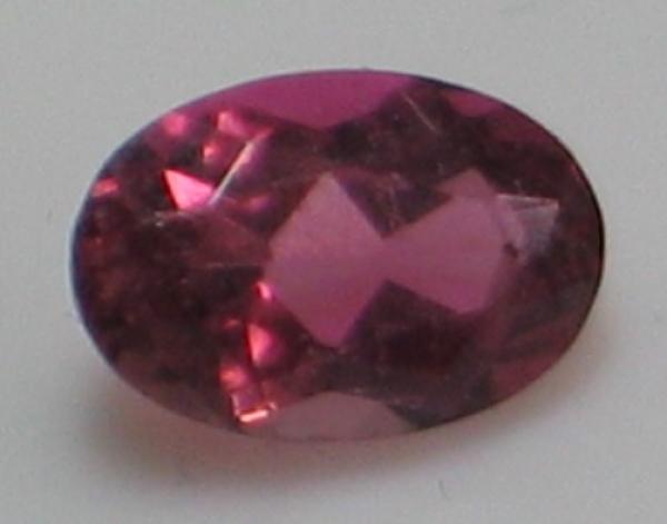 Turmalin, pink, Ovalschliff, Maße: 6,02 x 4,08 x 2,89 mm, Gewicht: 0.5 ct.