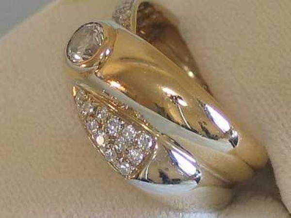 Einfach edel: Diamant Ring aus 750er Gold mit 25 Brillanten 0.63 ct., Größe 54, Gewicht: 9,3g