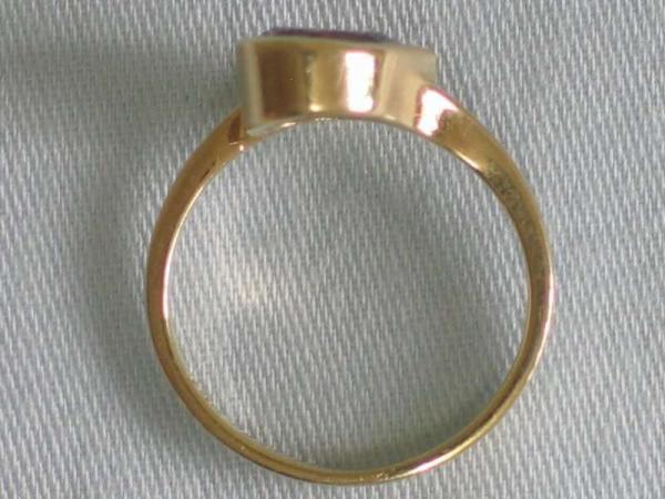 Ring aus 585er Gelbgold mit Zirkon in Tropfen-Form, Größe 47, Gewicht: 2,2g