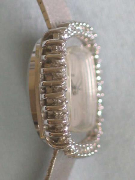 Vintage Bulova Brillantuhr aus 585er Weißgold mit 34 Diamanten, Länge 17,7 cm, Gewicht: 30,2g