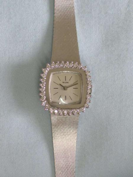 Vintage Bulova Brillantuhr aus 585er Weißgold mit 34 Diamanten, Länge 17,7 cm, Gewicht: 30,2g