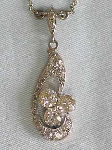Art Deco: Collier mit 26 Diamanten, Pt 765, Länge 49,5 cm, Gewicht: 5,4 Gramm