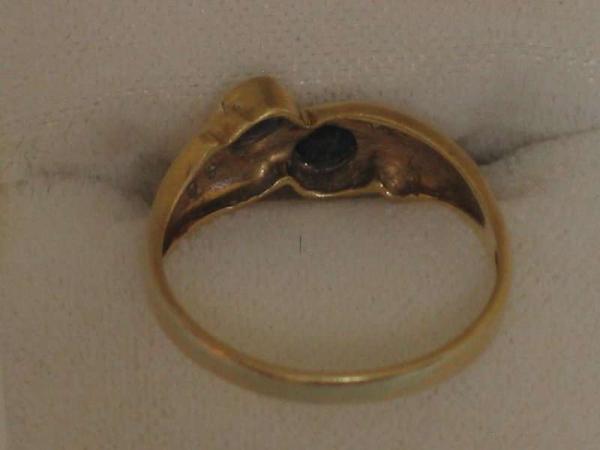 Ring aus 750er Gold mit 4 Diamanten und 2 Saphir Edelsteinen, Größe 55, Gewicht: 2,7g