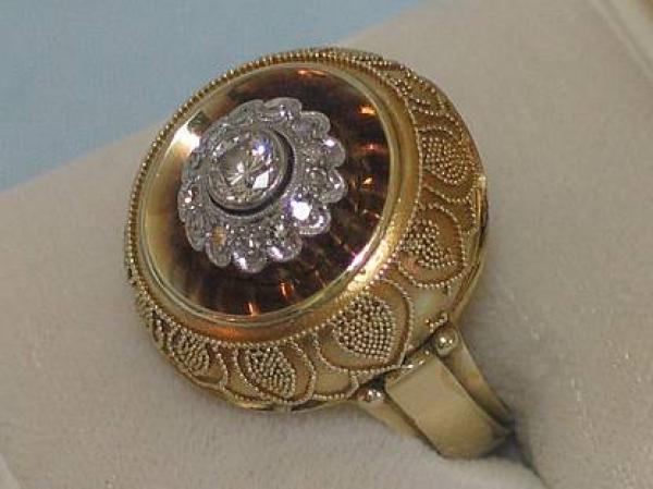 Antikschmuck: Diamantring 14 Diamanten 0.65 ct. 585er Gold, Größe 61, Gewicht: 11,3g