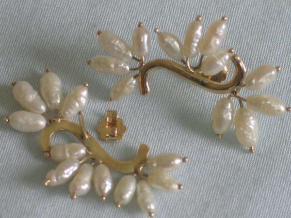 Hübsche Ohrstecker aus 585er Gold mit je 12 Naturperlen Gewicht: 5,5g