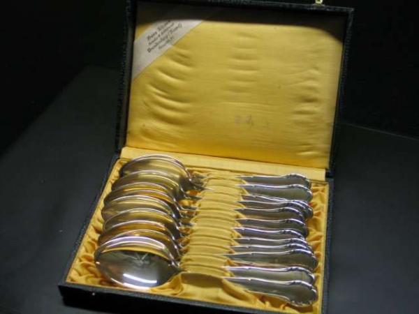 Vintage: 12x Suppenlöffel im Originaletui 90er Auflage