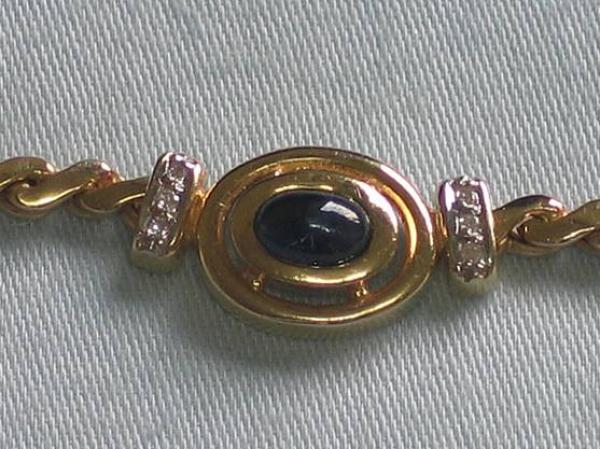 Collier mit Saphircabochon und Diamanten aus 585er Gold, Länge 45 cm, Gewicht: 12,1g