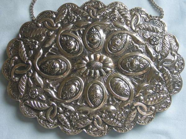 Zierspiegel mit Rückseitenornamenten, 900er Silber Gewicht: 586,0 Gramm