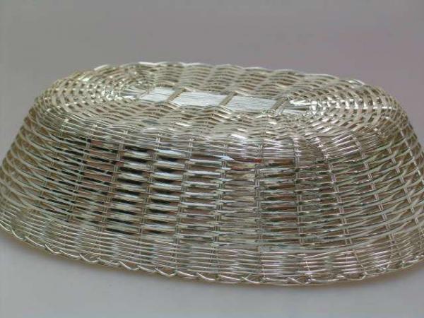 Versilbertes ovales Brotkörbchen Brötchenkorb neuwertiger Zustand, Maße: 16x26 cm