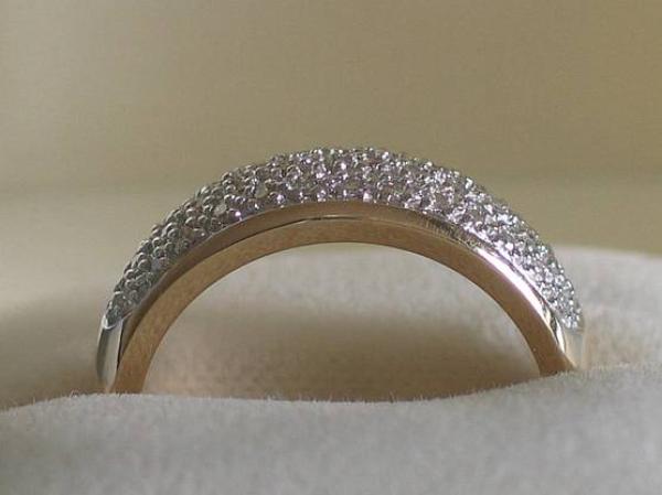 Ring aus 585er Gelbgold mit 40 Diamanten 0.40 ct., Größe 57, Gewicht: 6,0g