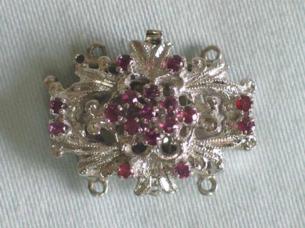 Weißgoldverschluss mit Rubinen für Perlenkette, 585er Gold, Gewicht: 7,7g