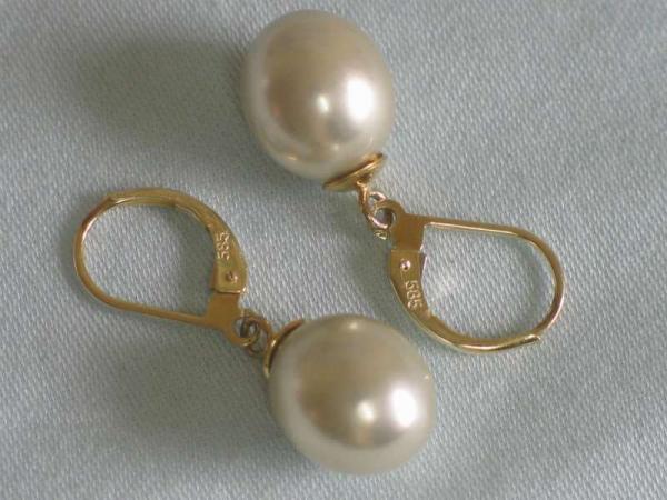 Perlenohringe 585 und 333er Gold mit silbergrauen Perlen Gewicht: 4,7 Gramm