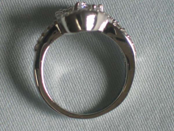 Neuware: Ring aus 925er Sterlingsilber "Phantasie" mit Zirkonia, Größe 49 Gewicht: 3,7 Gramm