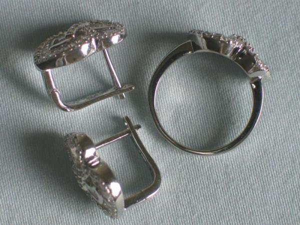 Neuware aus 925er Sterlingsilber: Ring und Ohrringe "Hearts" mit Zirkonia, Größe 54