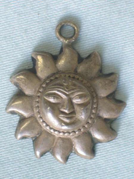 Anhänger "Sonne" aus 925er Sterlingsilber Gewicht: 1,9 Gramm