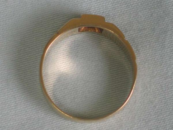 Ring aus 585er Gelbgold mit Zirkonia Edelstein. Größe 58, Gewicht: 3,8g