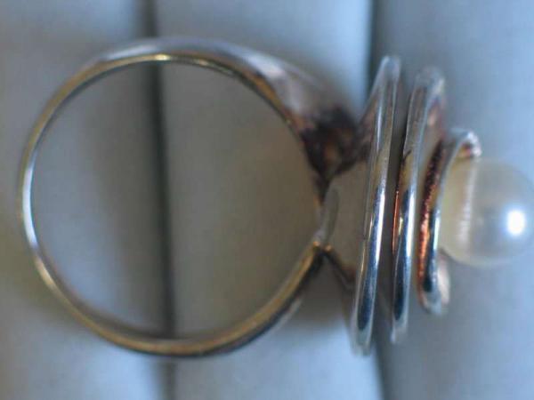 Ring aus 925er Sterlingsilber mit Zuchtperle, Größe 62 Gewicht: ca. 15,6 Gramm