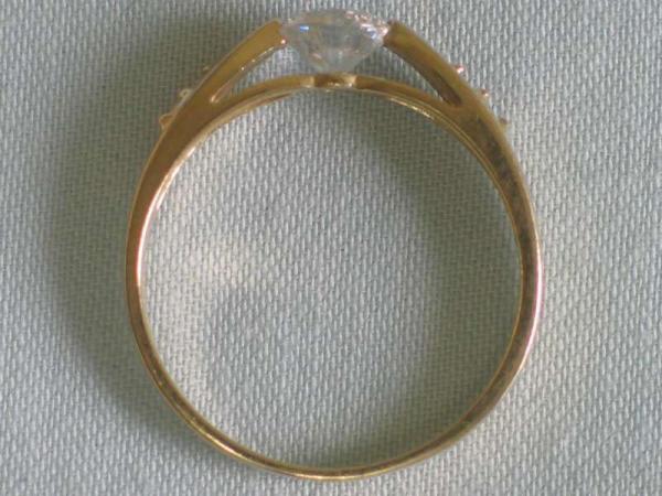 Ring aus 585er Gelbgold mit großem Zirkonia, Größe 59, Gewicht: 2,8g