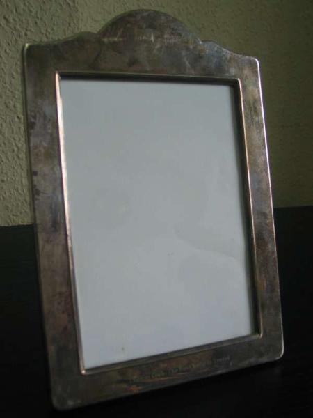 Bilderrahmen "Thomas Cook" aus Stoff mit Silberrahmen, versilbert Gesamtgewicht: 420,0g