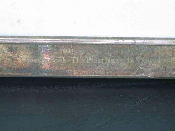 Bilderrahmen "Thomas Cook" aus Stoff mit Silberrahmen, versilbert Gesamtgewicht: 420,0g