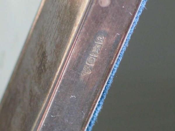 Bilderrahmen "Thomas Cook" aus Stoff mit Silberrahmen, versilbert Gesamtgewicht: 420,0g