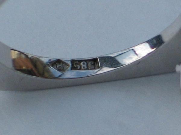 Stylischer Amethystring (4.6 ct.) mit kleinen Perlen aus 585er Weissgold, Größe 56, Gewicht: 8,2g