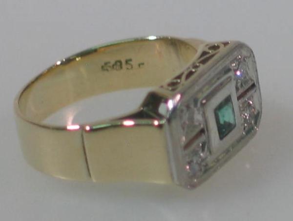 Smaragd- Diamantring aus 585er Gelbgold, Größe 51, Gewicht: 5,1g