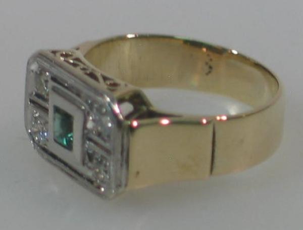 Smaragd- Diamantring aus 585er Gelbgold, Größe 51, Gewicht: 5,1g