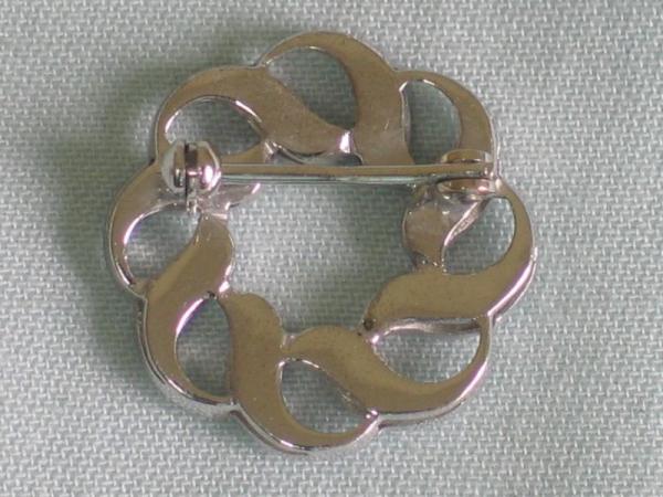 Diamantbrosche aus 750er Weißgold mit 24 Diamanten Gewicht: 3,8g