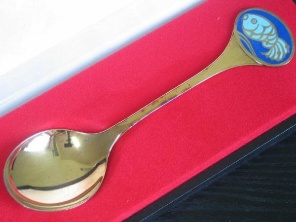 Robbe & Berking Jahreslöffel, groß, "Fisch 1974" aus 925er Sterlingsilber, Gewicht: 56,3g