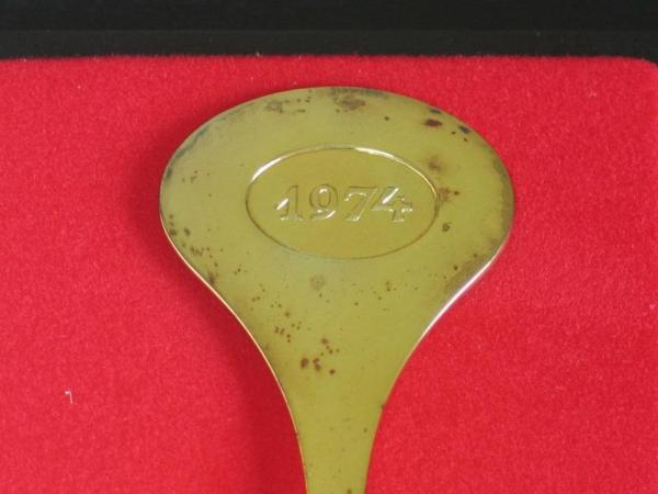 Robbe & Berking Jahreslöffel, groß, "Fisch 1974" aus 925er Sterlingsilber, Gewicht: 56,3g