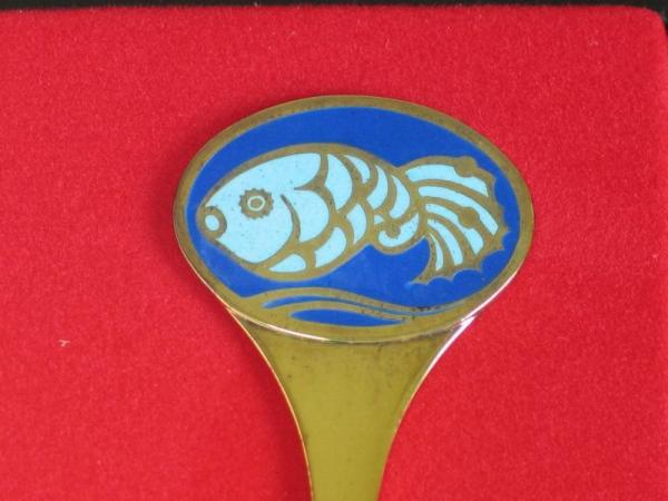 Robbe & Berking Jahreslöffel, groß, "Fisch 1974" aus 925er Sterlingsilber, Gewicht: 56,3g