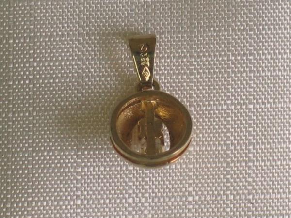 Neuware: Anhänger aus 333er Gelbgold mit Zirkonia, Gewicht: 0,7 Gramm. Erheblich reduziert.