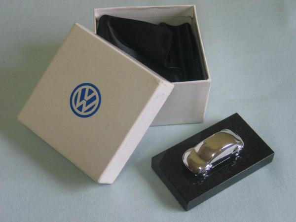 VW Beetle, 925er Sterlingsilber auf Granit- Sockel Gewicht: 177,1 Gramm (Gesamtgewicht mit Granit- Sockel)
