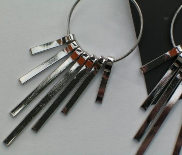 Cham Cham Ohranhänger, silberfarben