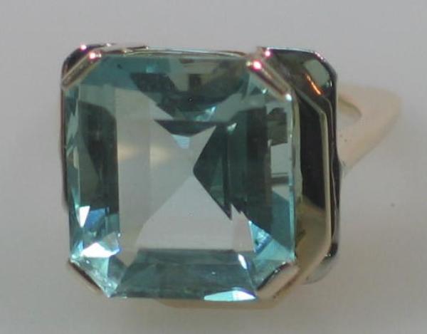 Aquamarin Edelsteinring mit 11,5 ct aus 585er Gold, Größe 51, Gewicht: 6,4g