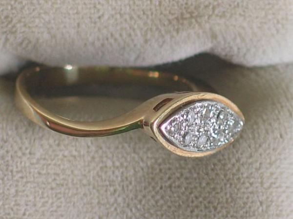 Eleganter Diamantring aus 585er Gelbgold, Größe 52, Gewicht: 2,9g