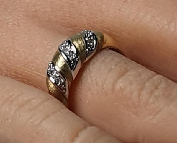 Diamantring mit 0.14 ct aus 585er Gold, Größe 56, teilmattiert, Gewicht: 4,1g