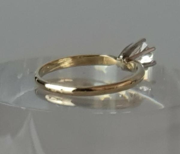 NEU Exclusiver Brillantsolitär mit 0.50 ct., 585er Gold Echtheitszertifikat, Größe 53