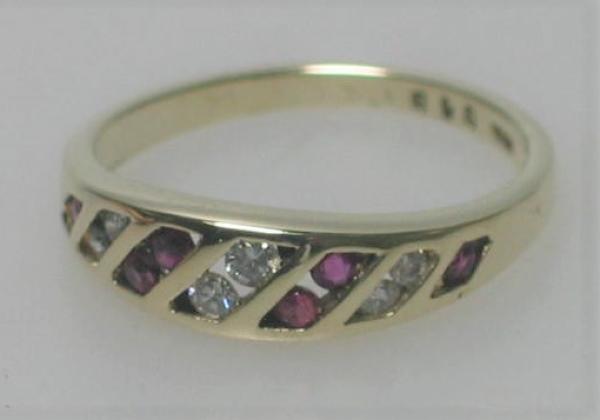 Damenring aus 585er Gelbgold mit 6 Diamanten und 6 Rubin Edelsteinen, Größe 55, Gewicht: 3,2g