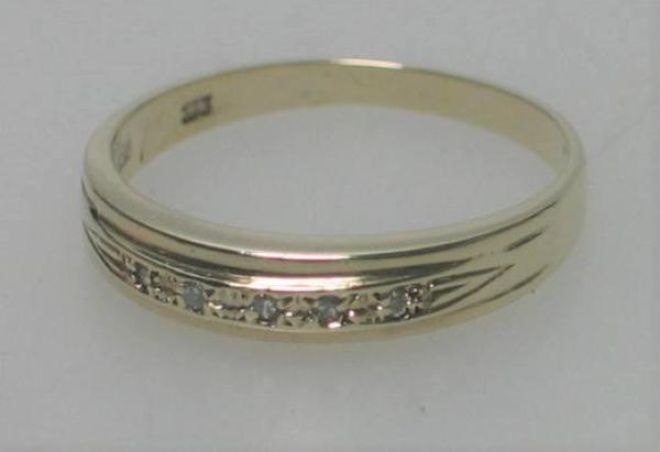 Schmucksteinring aus 333er Gold mit Zirkonia, Größe 54, Gewicht: 1,9g