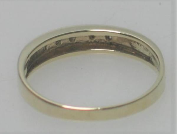 Schmucksteinring aus 333er Gold mit Zirkonia, Größe 54, Gewicht: 1,9g