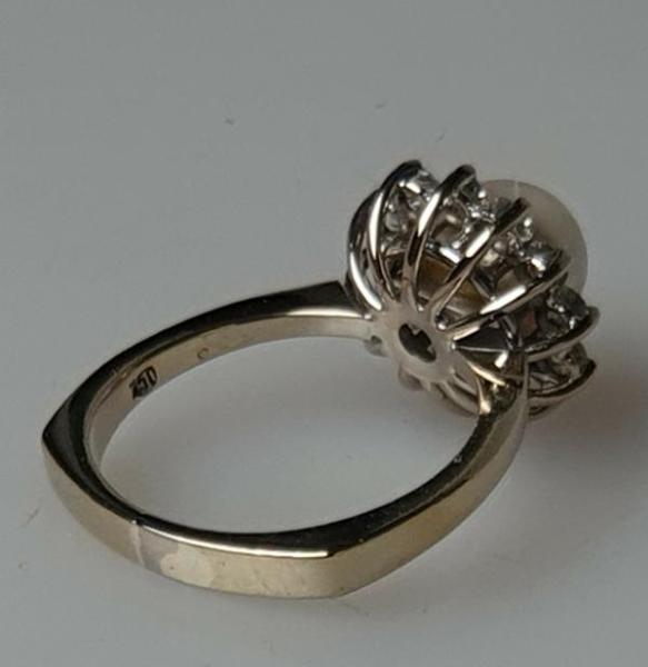 Halo Schmuckring aus 750er Gold mit Perle und 12 Diamanten, Größe 58, Gewicht: 7,3g