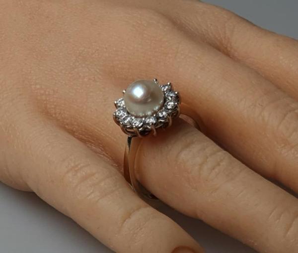 Halo Schmuckring aus 750er Gold mit Perle und 12 Diamanten, Größe 58, Gewicht: 7,3g