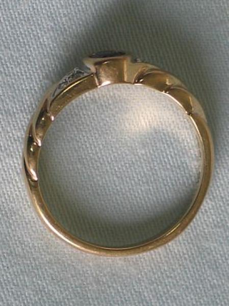 Ring aus 585er Gelbgold mit Saphir und 6 Diamanten, Größe 56, Gewicht: 3,3g