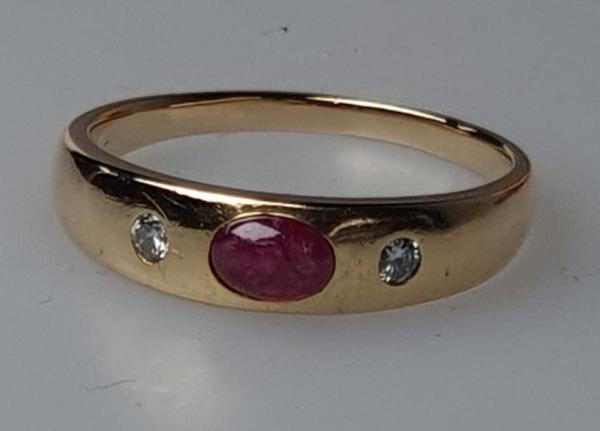 Rubincabochon Diamantring aus 750er Gold, Größe 61, Gewicht: 6,0g