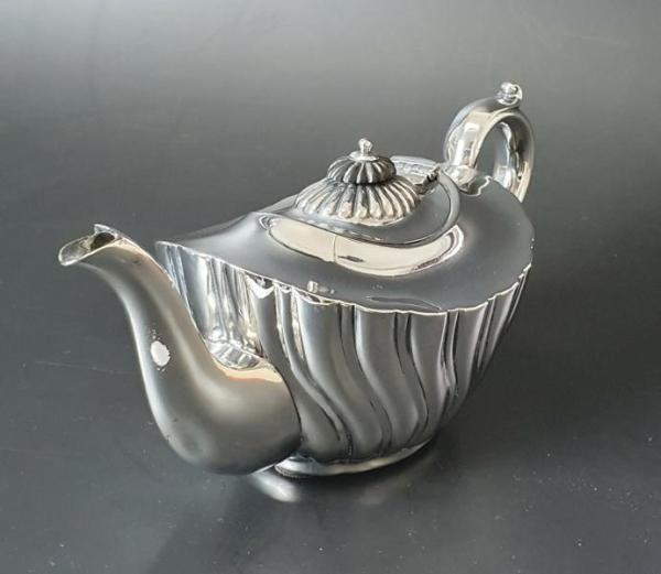 Antik: Teekanne Waterhouse Sheffiled U.K., Silver Plated, Gewicht: 250,0g