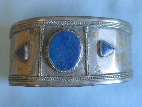 Armspange aus 800er Silber mit Lapislazuli Schmucksteinen, vergoldet Gewicht: 24,8 Gramm