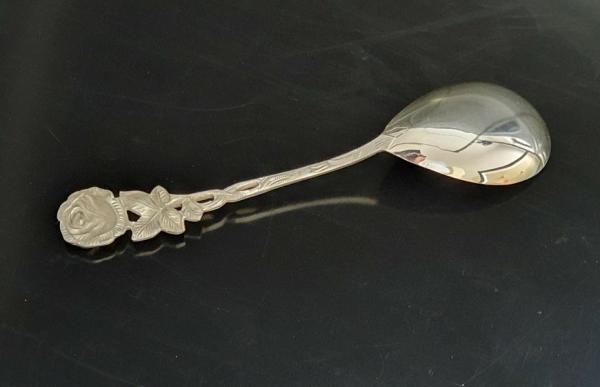 Sahnelöffel Hildesheimer Rose Rosendekor versilbert 100er Auflage unbenutzt in der Originalverpackung